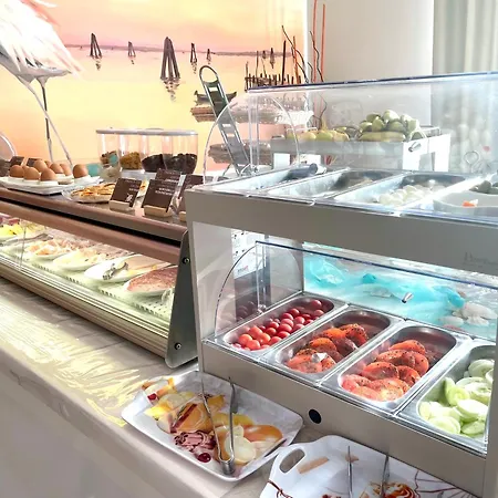 Laura カヴァッリーノ・トレポルティ