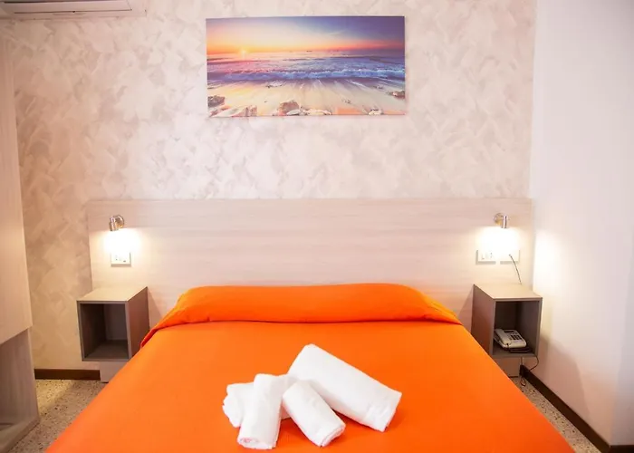 Laura Hotel *