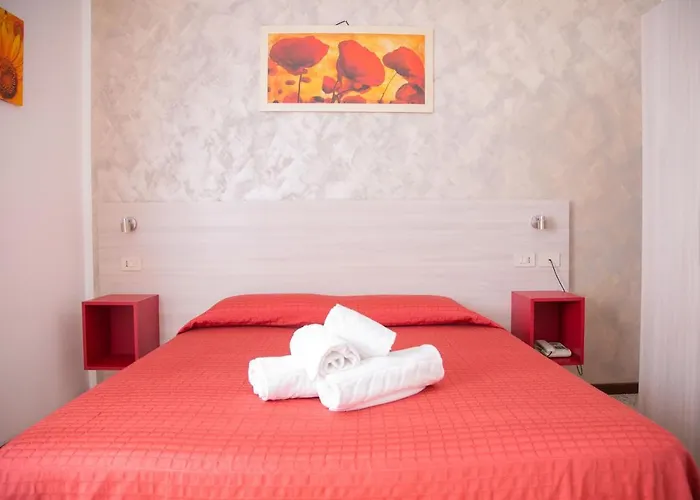 Laura Hotel *