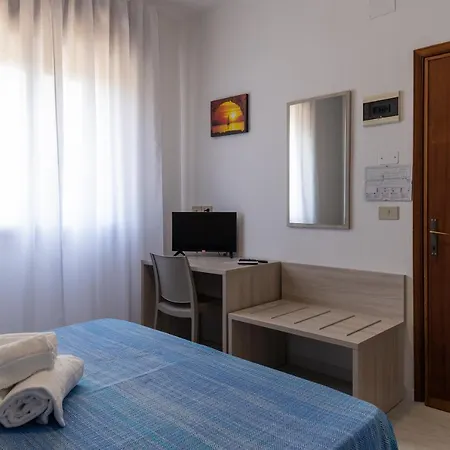 Laura Hotel