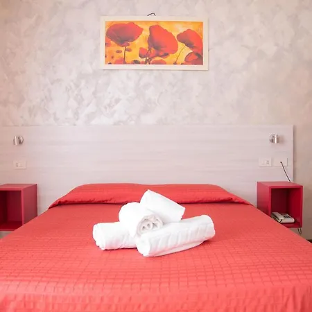 Laura Hotel *